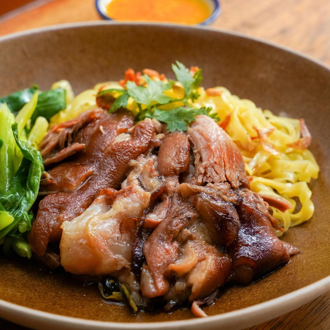 Pork Knuckle Noodle